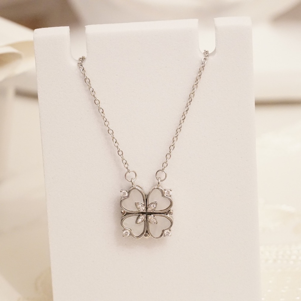 Elegant Silver Pendant Necklace